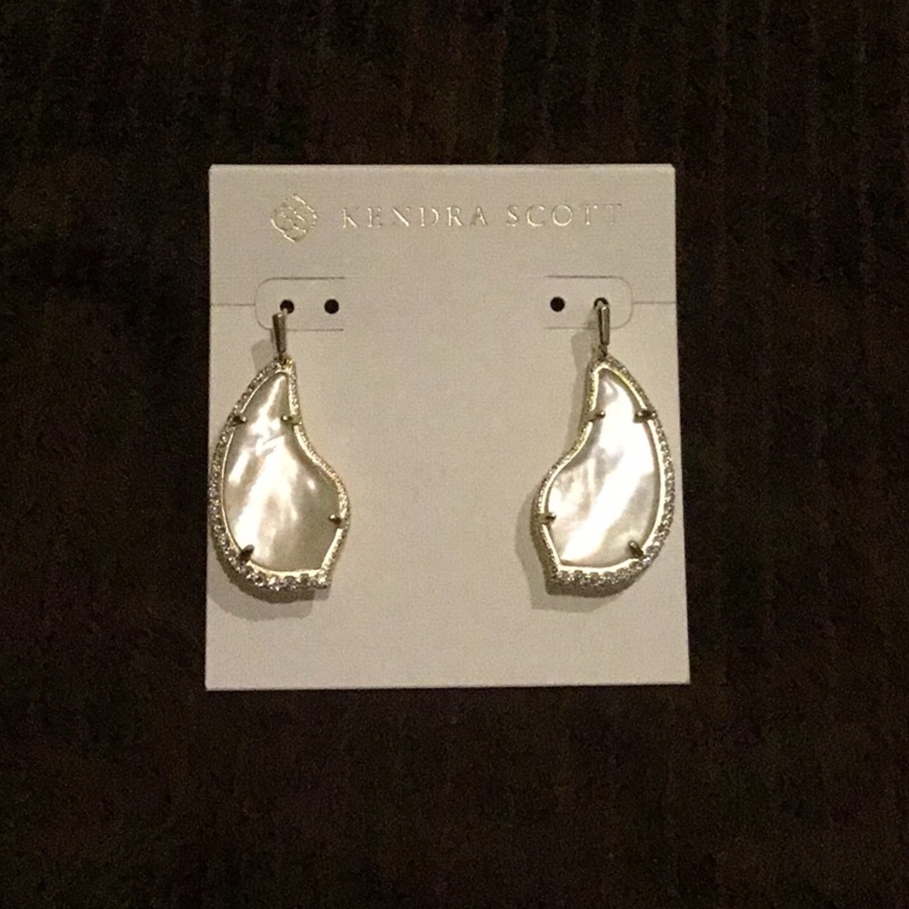 Brand new Kendra Scott mother of pearl earrings